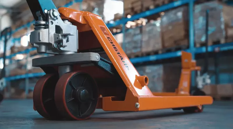 Изображение #1 для поста «Производство: Складские тележки Сибталь и штабелёры»