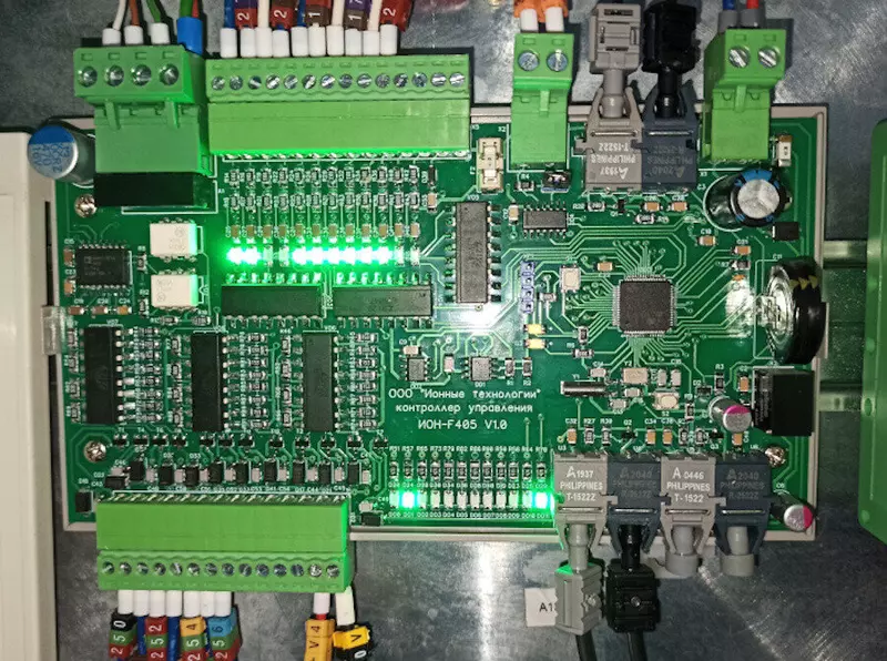 Контроллер управления ионно-плазменной установкой разработки компании Ионные Технологии