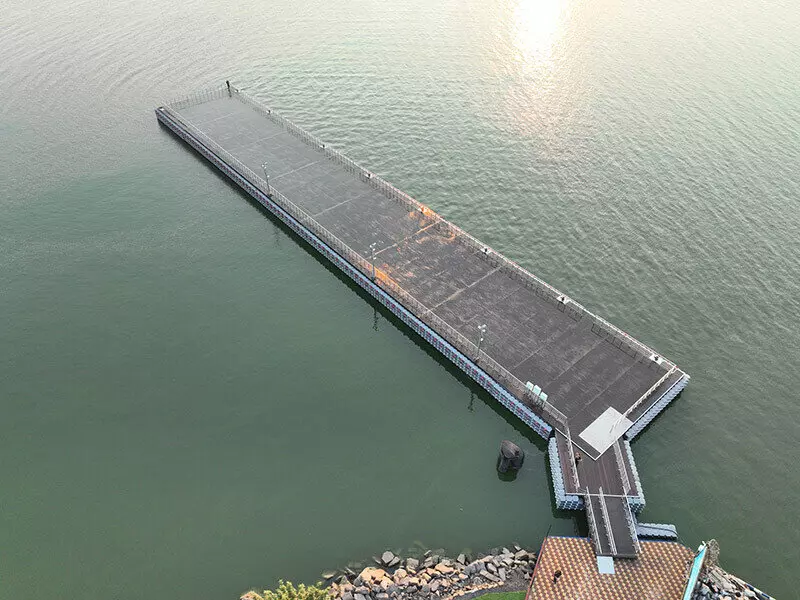 Фото #3 для поста «причальная инфраструктура: Первое пассажирское судно пришвартовалось к новому плавучему причалу в морском порту Таганрог»