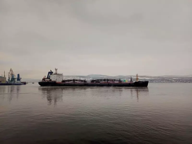 Иллюстрация #2 для «судоходство: Новая уникальная погрузочно разгрузочная операция выполнена в ММТП»