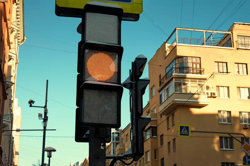 Швабе Госкорпорации Ростех в 2025 году поставил порядка 2000 современных светофоров