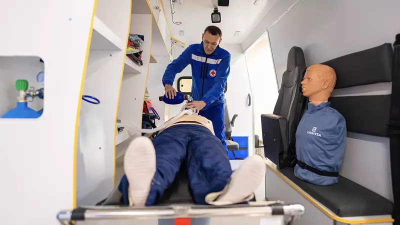 №4 для статьи «Салехард: В Салехарде ямальская служба санавиации и скорая помощь отметили новоселье»