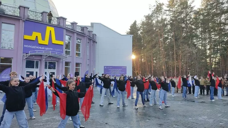 Иллюстрация №10 для новости «В Бийске открылось креативное пространство Место для молодежи»