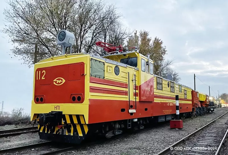 Павловск неруд получил тяговый агрегат НП1 112 в специальной комплектации