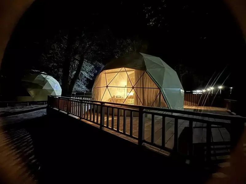 Изображение №1 для статьи «Отдых и туризм: Новый туристический комплекс начал работу в Бузулукском бору оренбургской области»