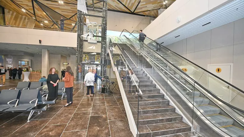 Картинка №10 для новости «Новый пассажирский терминал аэропорта Нового Уренгоя начал работу»