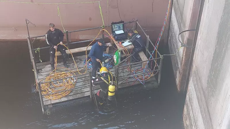 Промышленные водолазы провели обследование подводных элементов Жигулевской ГЭС