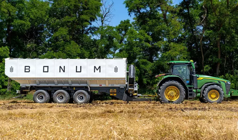 Завод запустил в серийное производство новую модернизированную модель бункера 40 м3