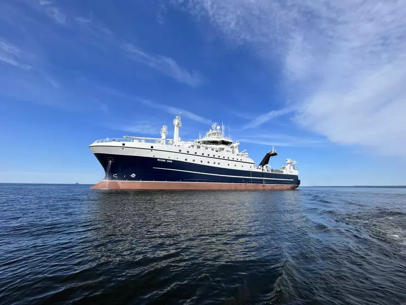 Фото 1 для поста «Фотофакты: БМРТ Механик Сизов успешно прошел промысловые испытания»