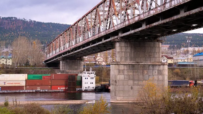 Картинка №6 для публикации «В Усть Куте восстановили мост через реку Куту»