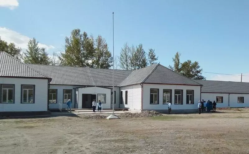 Изображение 1 для поста «Детские сады и школы: В Туве завершен капитальный ремонт школы в селе Бора Тайга в рамках нацпроекта Молодежь и дети»