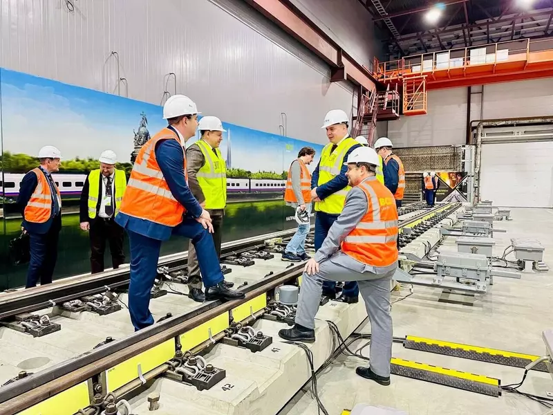 №1 для статьи «Перспективные разработки: Стрелочный перевод для Сапсана 2 впервые начали испытывать на заводе»