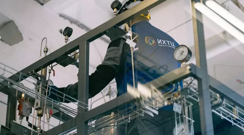 В Томске открыли первое в России производство электролита для суперконденсаторов