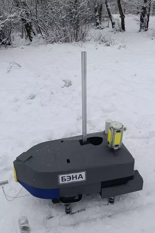 Фото 1 для «Перспективные разработки: Вместо группы на берегу водолаза теперь страхует автономный надводный робот»