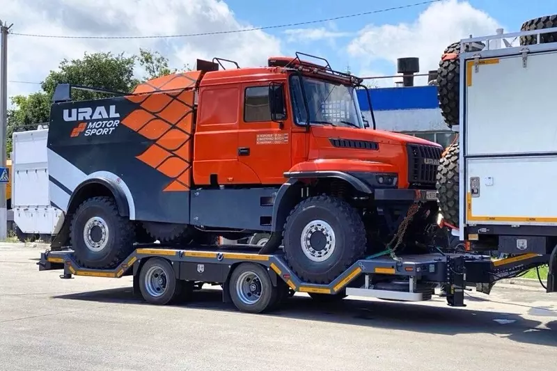 №1 для «Транспорт: На ралли Шелковый путь прицепы Политранс стали поддержкой машинам Автозавода Урал»