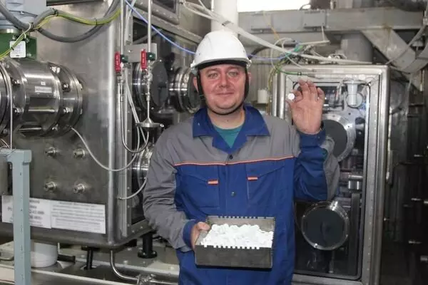 Изображение №3 для поста «изобретения: На СХК началось тестирование оборудования для изготовления ядерного топлива»