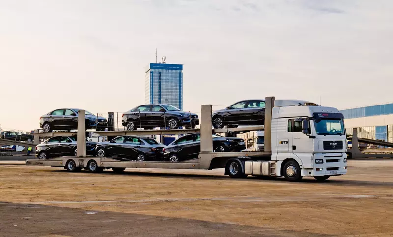 Фото 1 для публикации «Транспорт: АВТОВАЗ отправляет в дилерские центры»