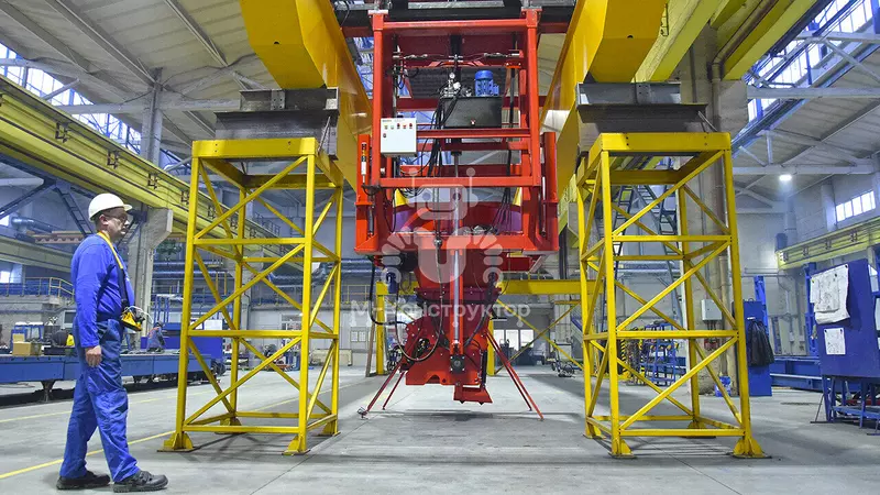 Картинка 4 для новости «бетонораздатчик: Завод М Конструктор выпустил первый мостовой кран и бетонораздатчик»