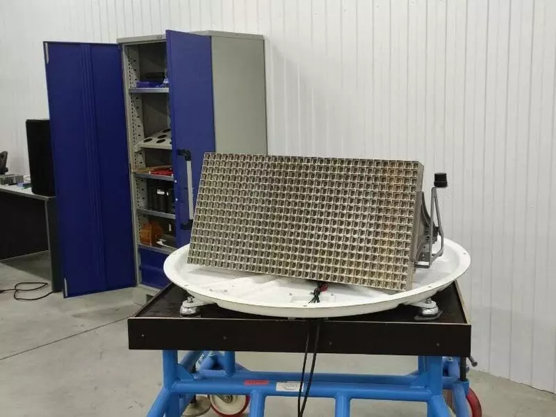 Иллюстрация 2 для публикации «электротехника и приборы: Разработаны приёмники сигналов со спутников Экспресс РВ»