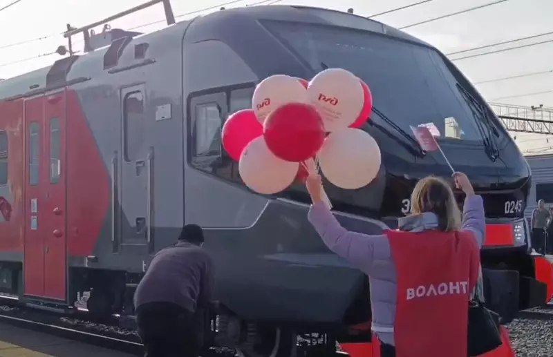 Иллюстрация №2 для поста «спецтехника и логистика: В Тюмень из Ишима прибыл первый электропоезд российского производства ЭП2ДМ»