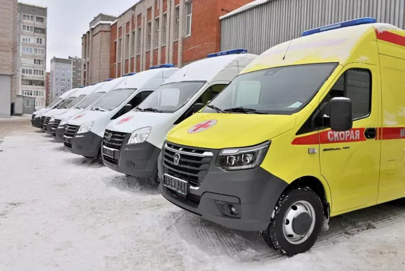 Картинка 5 для поста «Рязанская область: В регионы РФ в конце декабря 2023 года поступили новые школьные автобусы и машины СМП»