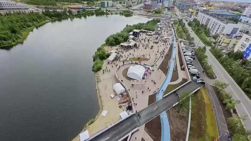 Фото №10 для новости «В Новом Уренгое открылась набережная»