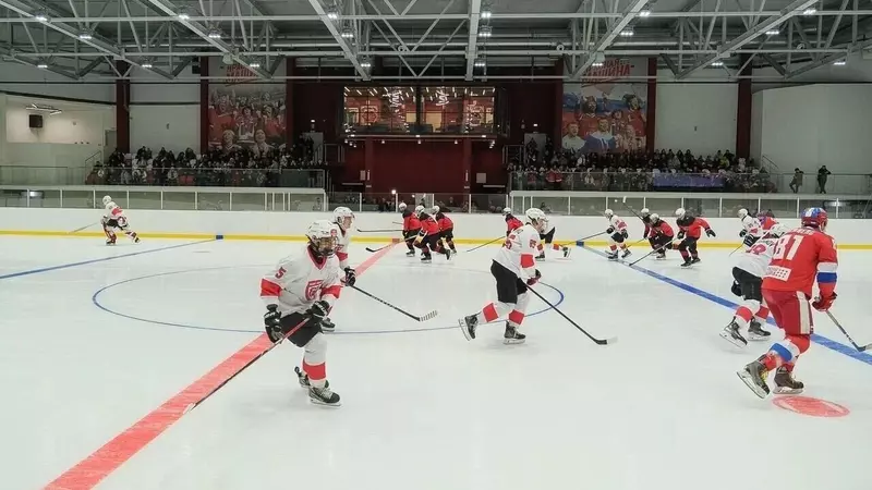 Изображение 2 для статьи «Пермь: В столице Прикамье открылась ледовая арена Красная машина»