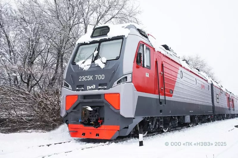 НЭВЗ передал РЖД семисотый электровоз 2ЭС5К