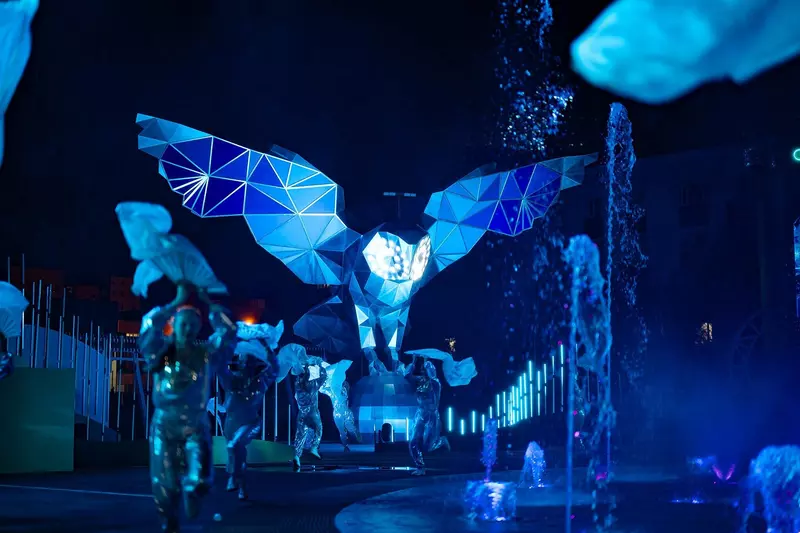 Фото #5 для новости «города и сёла России: Уникальный светомузыкальный фонтан появился в Новом Уренгое»