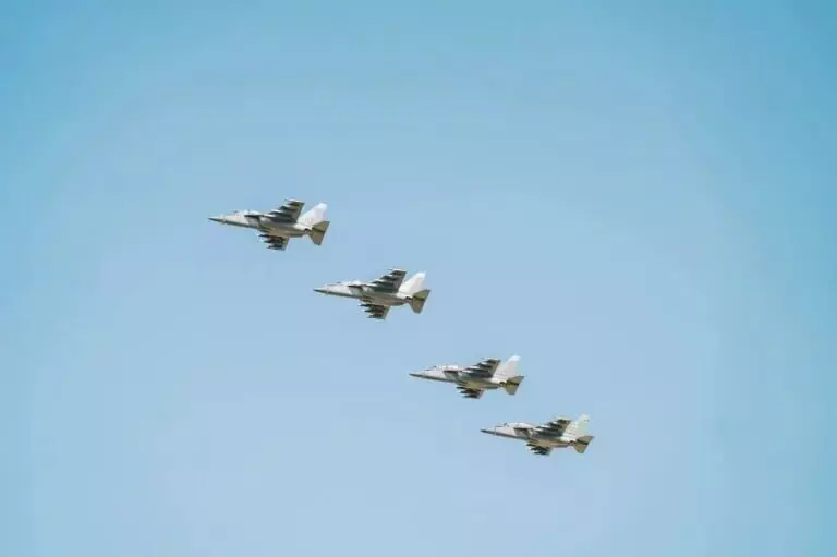 Картинка #4 для новости «УБС Як 130 поставлены ВВС Эфиопии»