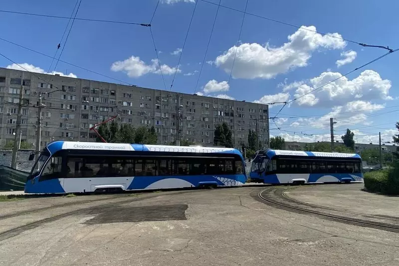 Фото №1 для поста «Транспорт: В волгоградский трамвайный парк поступила очередная партия современных составов Львенок»