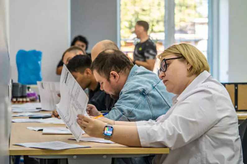 Фото #1 для поста «: Сотрудники ОМК принимают участие в конкурсе профессионального мастерства»