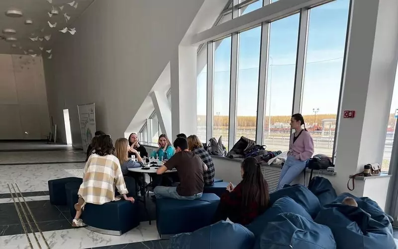 Фото 7 для поста «культура: В Ханты Мансийске открылась арт резиденция Центра молодёжных проектов»