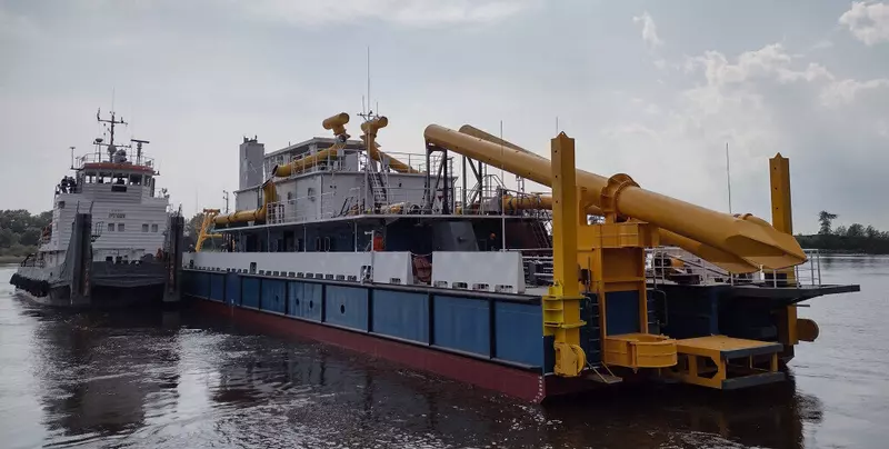 Землесос Амурский 203 проекта 4395 принят заказчиком