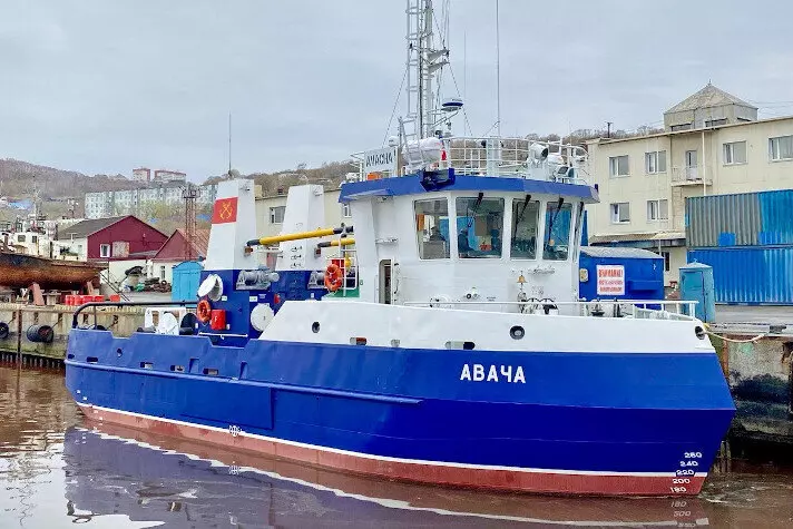 Завершена постройка малого рыболовного сейнера Авача