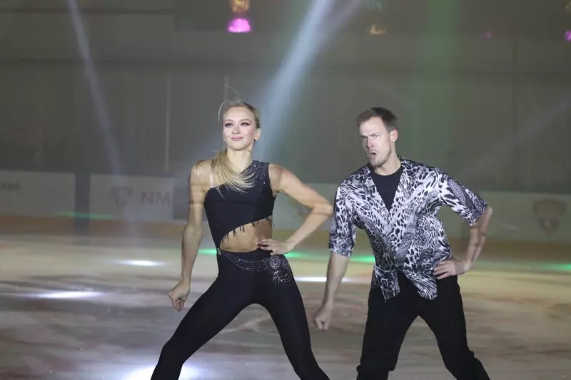 5 для новости «Масштабным шоу на льду и хоккейным матчем открыт Ледовый дворец ВологдАрена»