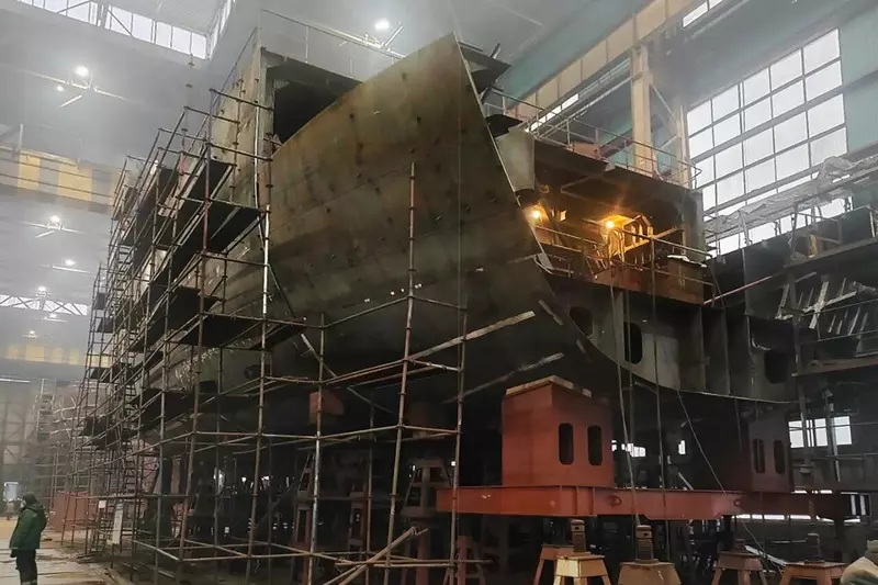 Фото 1 для статьи «Судостроение и судоходство : Суда для российского краба на верфи Калашникова строят первые отечественные краболовы живовозы»