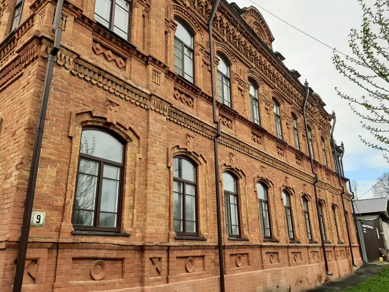 Здание бывшей почтово-телеграфной конторы (фото автора)