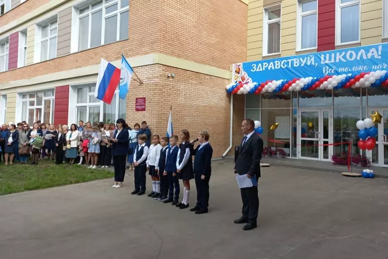 Фото №4 для «новая школа: В Иркутской области в первый день учебного года открылись две новые школы»