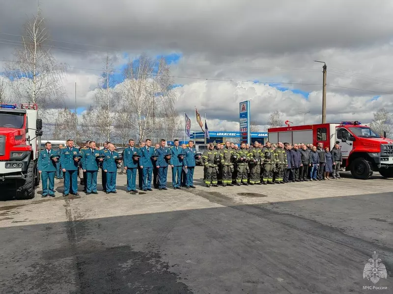 Фото №1 для статьи «Инфраструктура госинститутов: В Слободском Кировской области торжественно открыли новое пожарное депо»