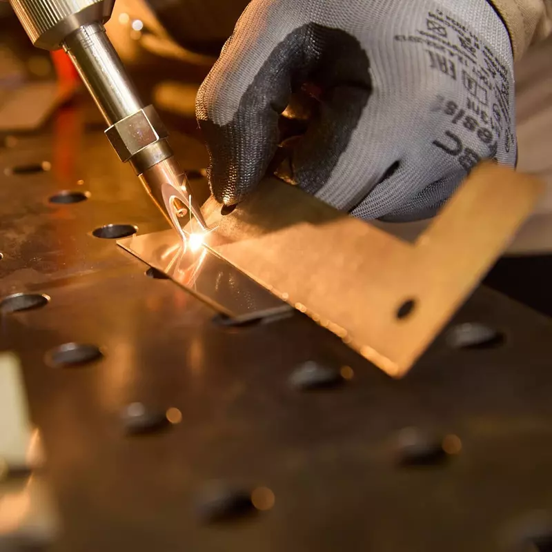 Фото 2 для новости «электротехника и приборы: Компания Витулус СМЕ поставляет отечественные аппараты лазерной сварки 1500»