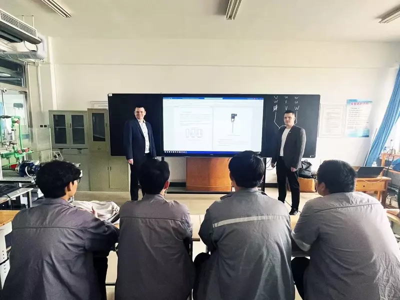 Картинка #2 для «: »