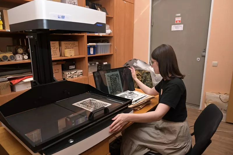 В Оренбургской области на ЭЛАР ПланСкан оцифровывают метрические книги и старославянские тексты