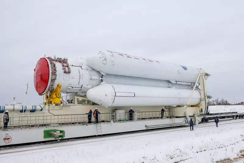 Картинка #3 для новости «ракетостроение: Сухой вывоз на Восточном Ангару НЖ установили на пусковой стол»