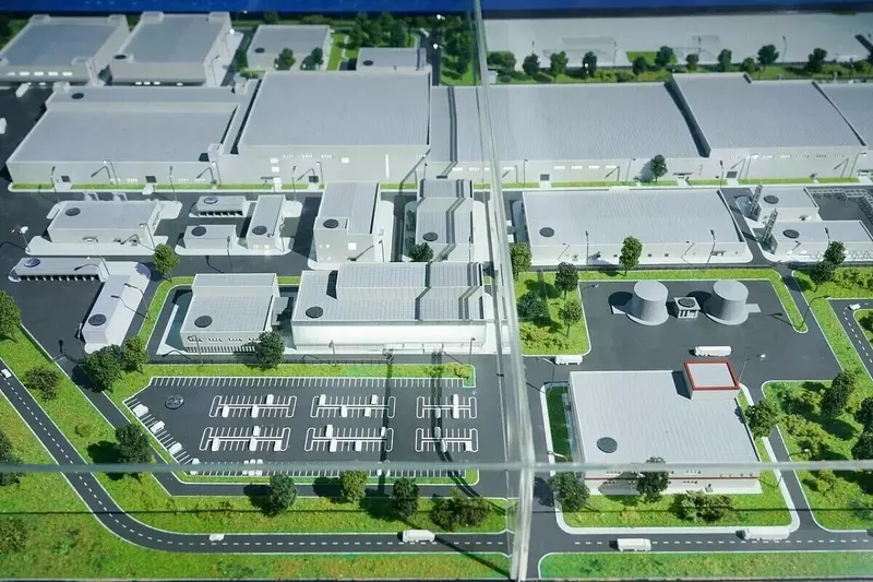 Росатом приступил к монтажу гигафабрики накопителей энергии в Калининградской области