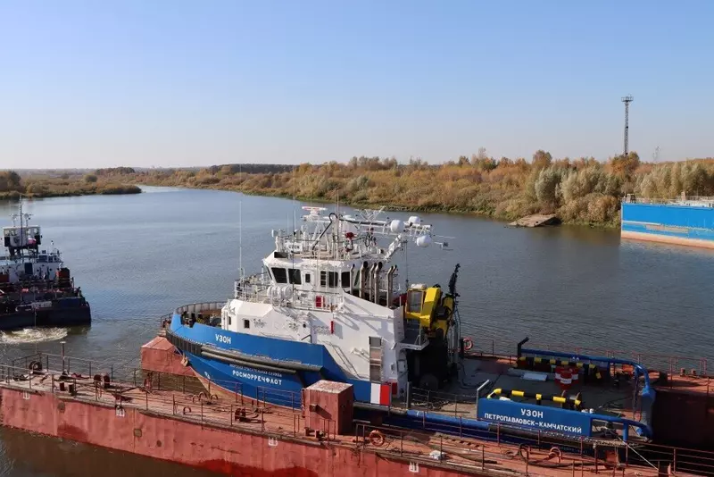 Начались ходовые испытания буксира Узон проекта 025