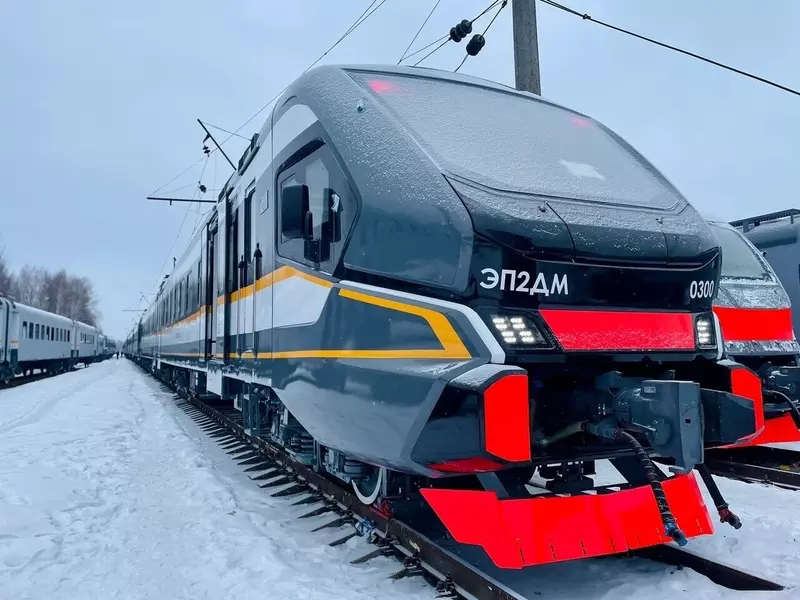 Первый электропоезд новой модели ЭП2ДМ отправился на приёмо сдаточные испытания