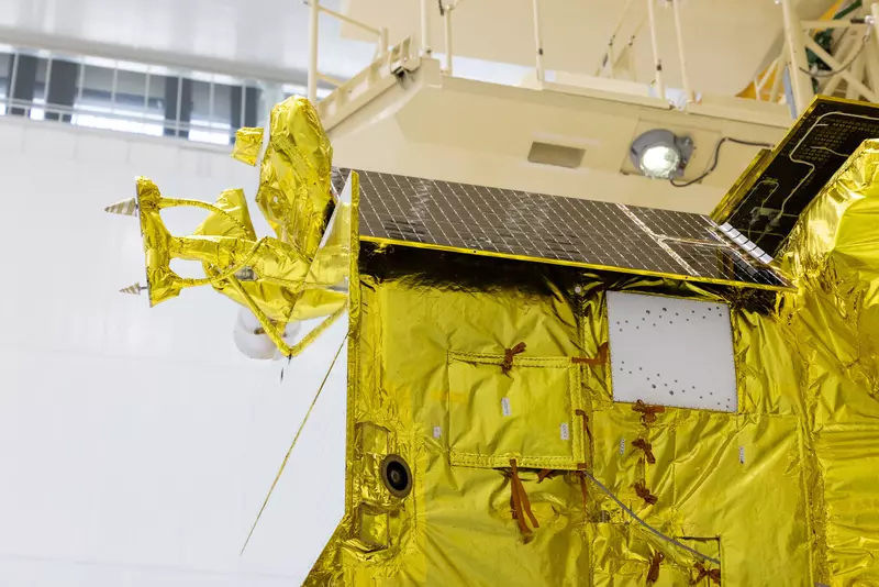 №8 для «На Восточном на автоматическую станцию Луна 25 накатили головной обтекатель»