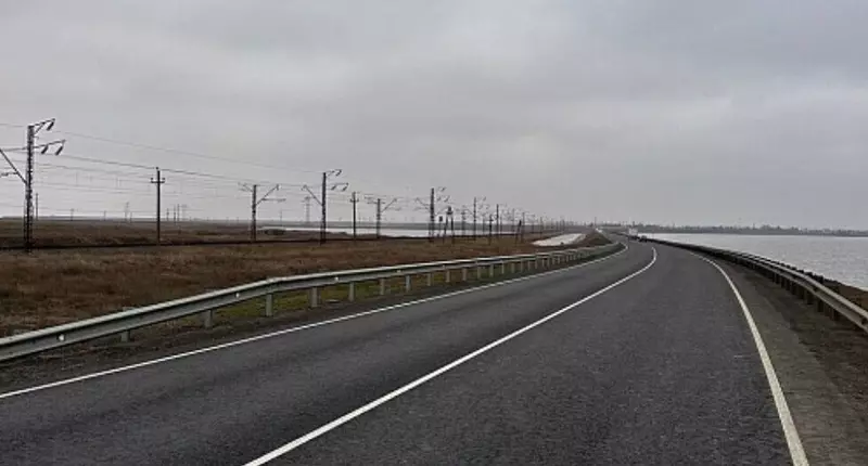 Изображение 1 для поста «Дорожное строительство: Завершен ремонт сухопутного маршрута в Крым вдоль Азовского побережья»