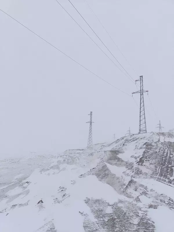 Фото №2 для «фотофакты: На второй ЛЭП Певек Билибино смонтирована половина опор»
